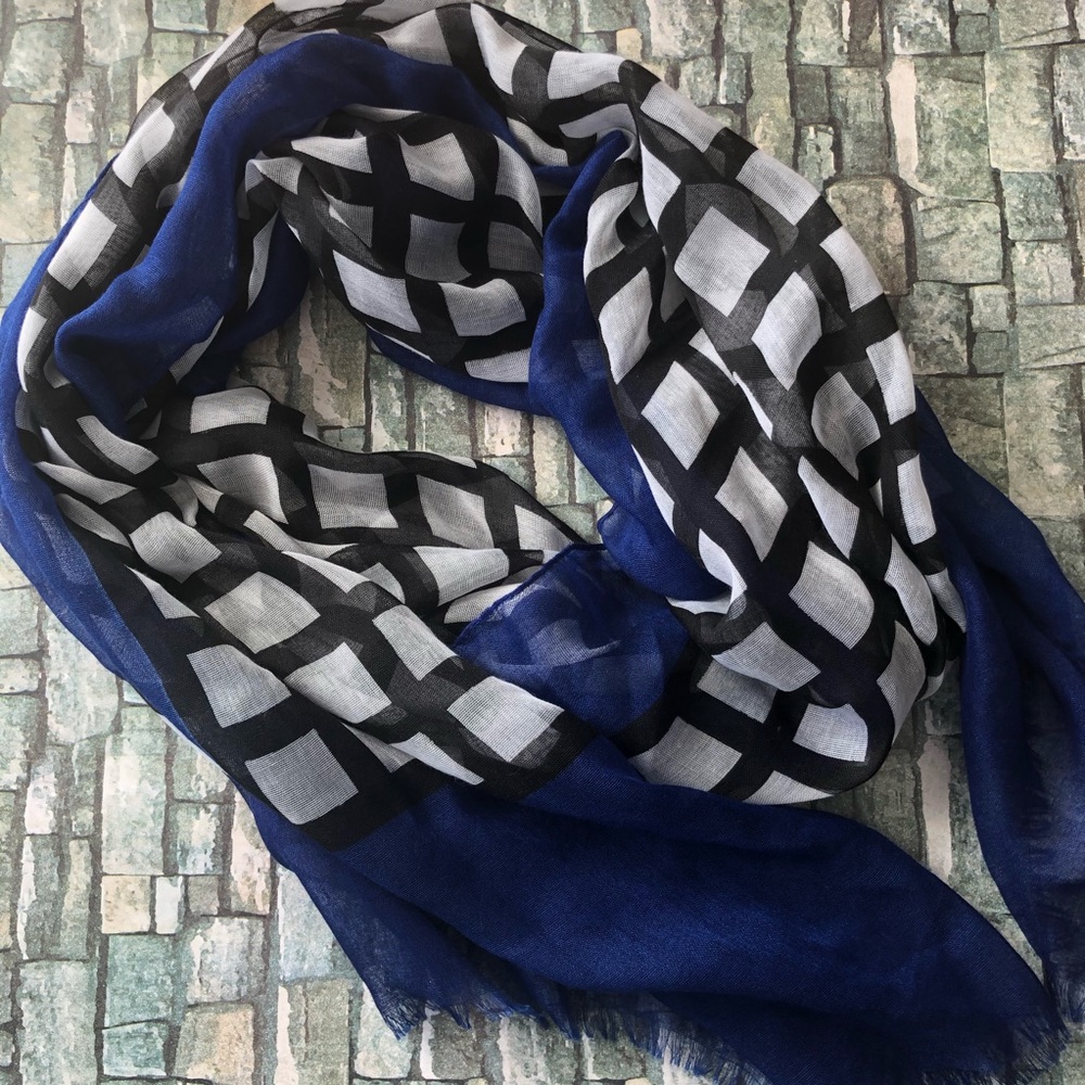 Sheer Square Print Frayed Hem Scarf